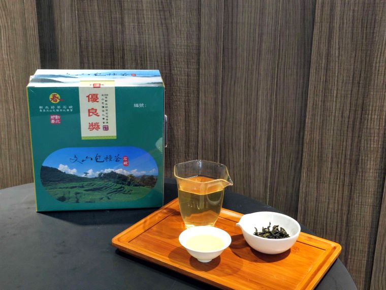 新北包種茶飄香國際茶日 張宏圩憑蘭香蜜韻奪冠 36 《圖說》石碇春季比賽茶優良獎新鮮出爐,歡迎民眾把握春茶上市期間,訂購新北在地優質包種茶。〈農業局提供〉