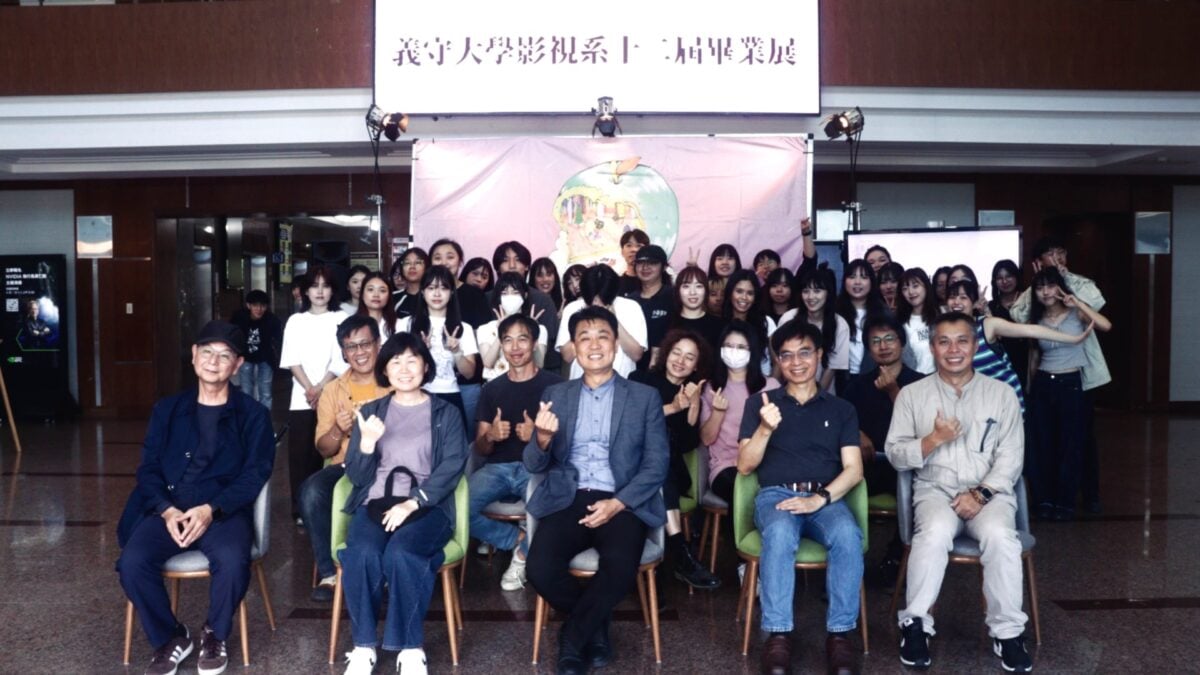 ▲義守大學影視系十二屆畢業展開幕大合照