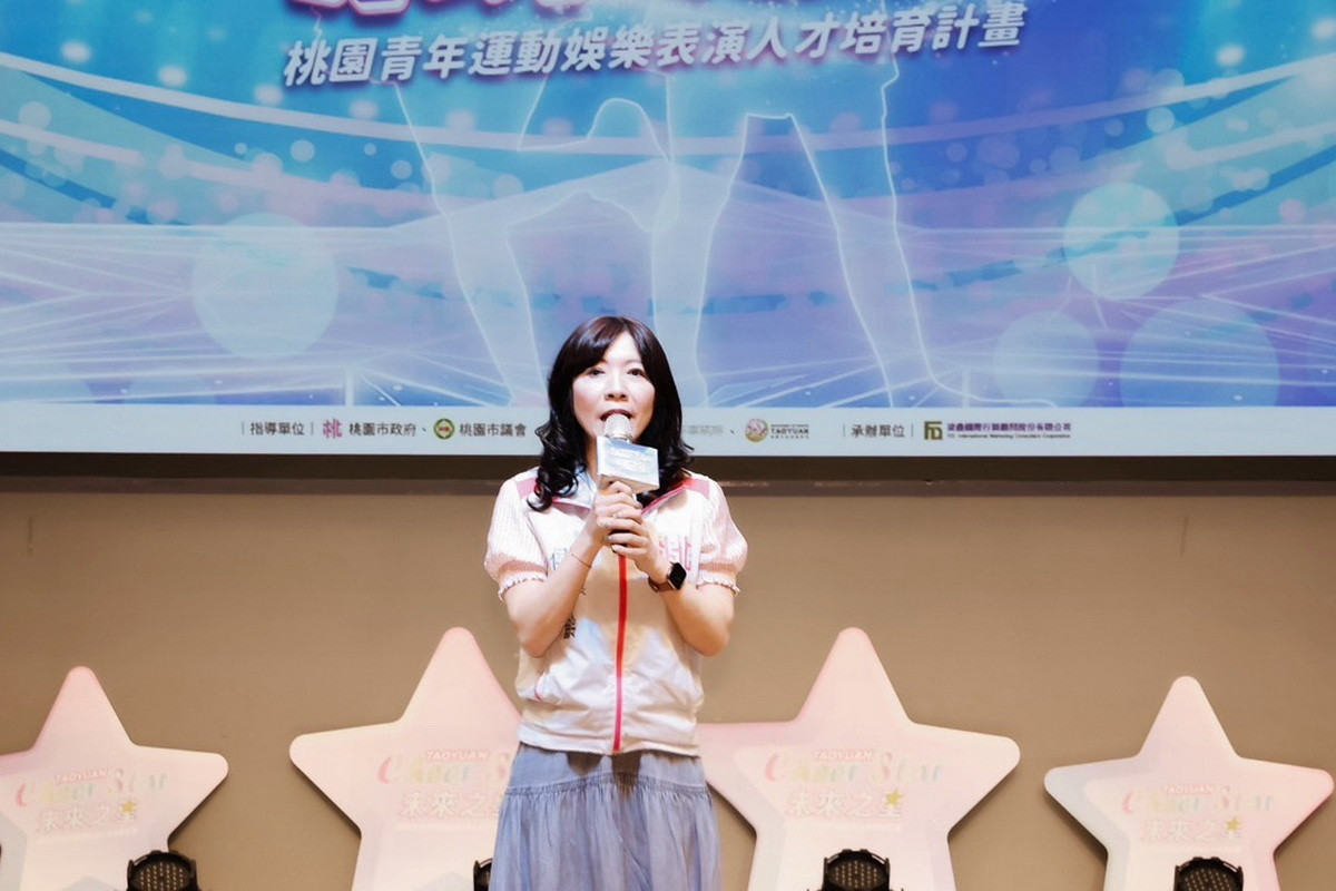 青年局長侯佳齡致詞。<br /><br /> 