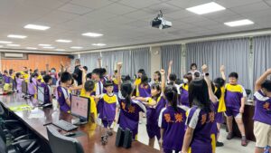國小學童參訪基警四分局 小小警察體驗趣味滿滿 44 %E4%B8%89 26 300x169 1