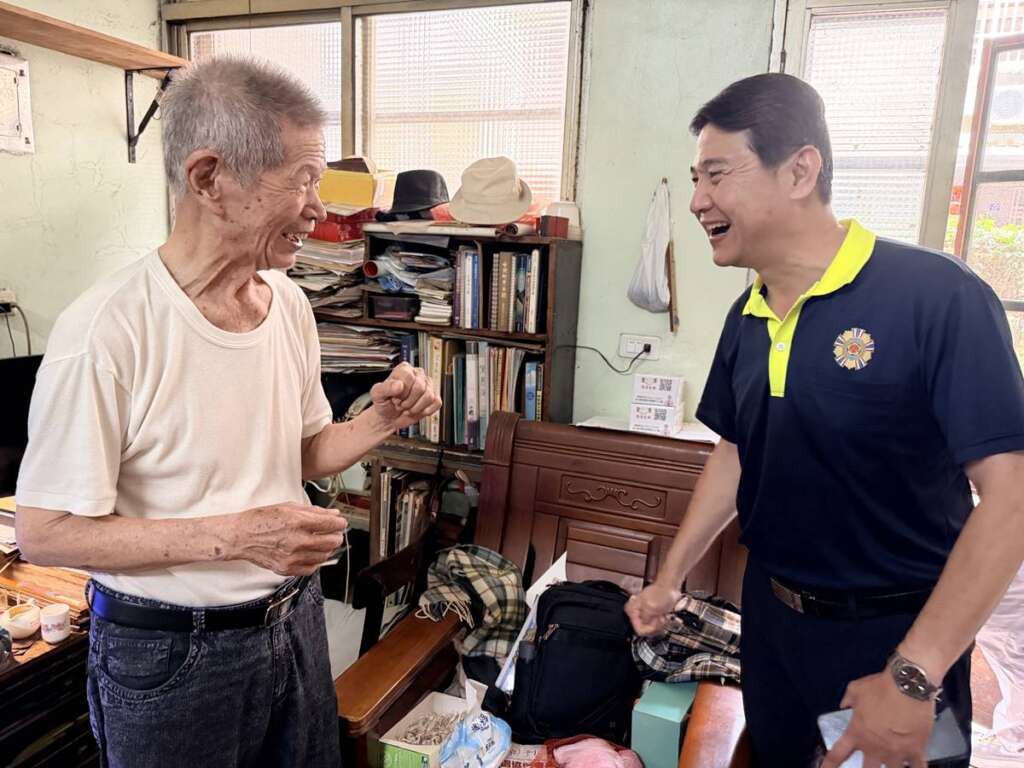 ▲彰化縣榮民服務處近日由處長邱文俊率責任區輔導員及社區組長深入社區,關懷高、中、低風險榮民(眷)及獨居遺眷。(圖/彰化縣榮民服務處提供)
