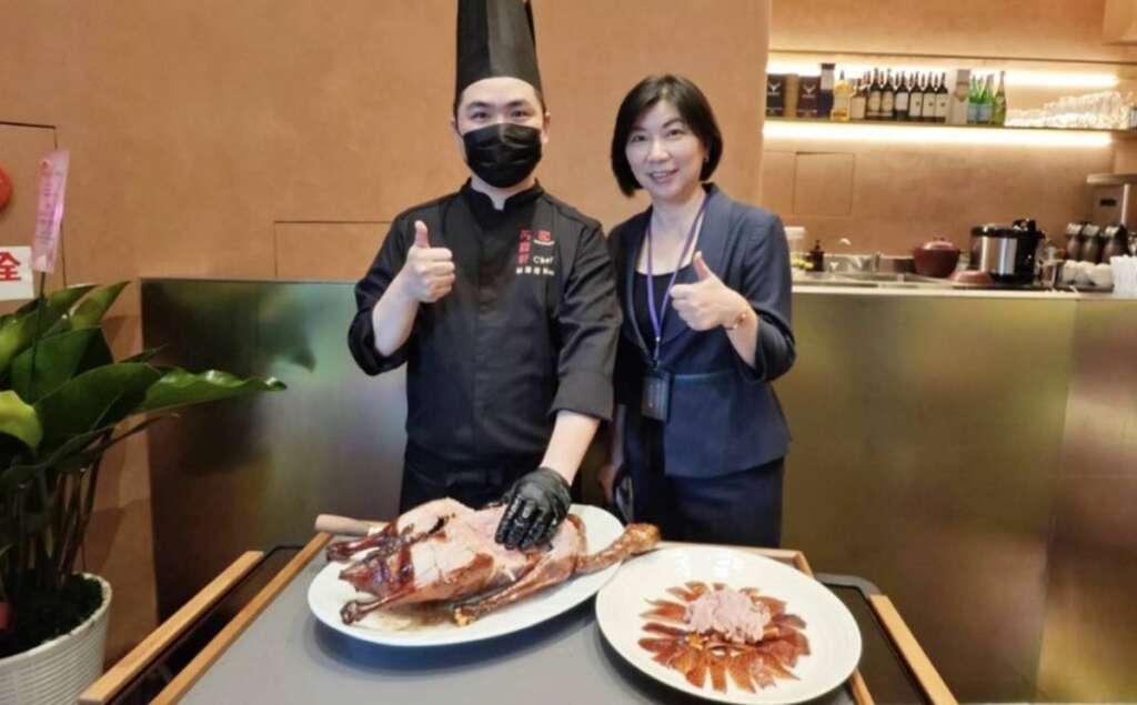 ▲一道烤鵝揭開台北奢華餐飲新篇章,「芮馥軒 Renfinea」正式開幕,打造沉浸式粵藝生活場域。
