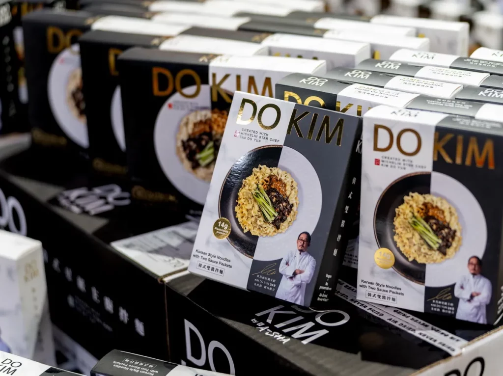 DO KIM全系列產品開發皆是被譽為「韓國三大製麵專家」之一的金主廚親自操刀。