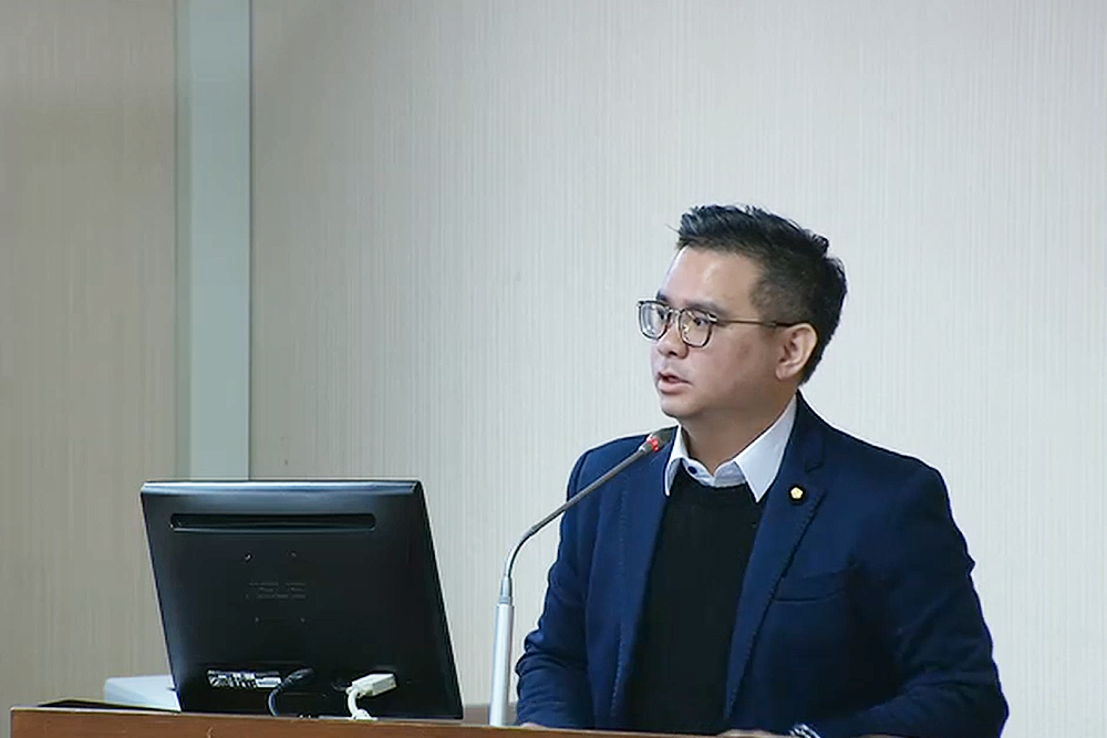 觀光署花3億宣傳國際藝人來台表演 黃健豪:目的淺薄不懂流行文化宣傳 200 觀光署花3億宣傳國際藝人來台表演 黃健豪:目的淺薄不懂流行文化宣傳 199