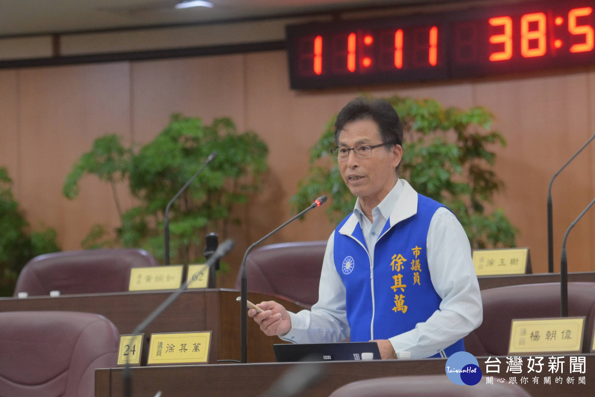 黨團總召徐其萬議員指出，少子化是國安危機，而穩定、平價的托育量能則是破局關鍵。