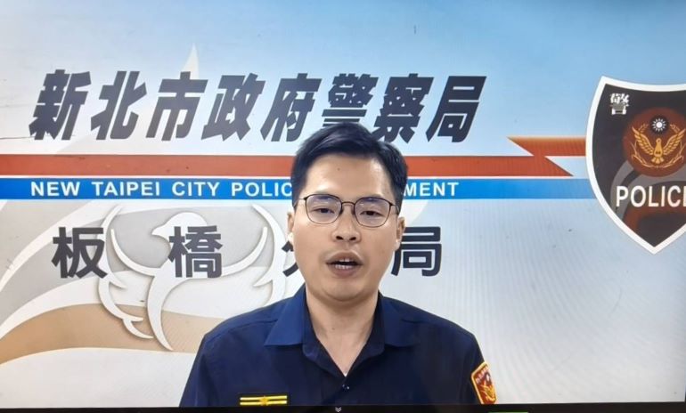 凌晨橫停橋下呼呼大睡 板橋警「好鼻師」起獲大量毒品 46 《圖說》沙崙所長陳琨翔說明案由。〈板橋分局提供〉