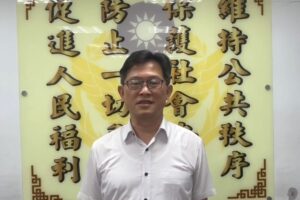 嚴懲脫序行為 民眾朝柯前市長擲蛋 警方火速壓制送辦 56 MEITU 20260523 173348928 300x200 1