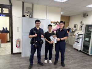 高中生參訪派出所 警強化犯罪預防教育 58 1779530029069 300x225 1