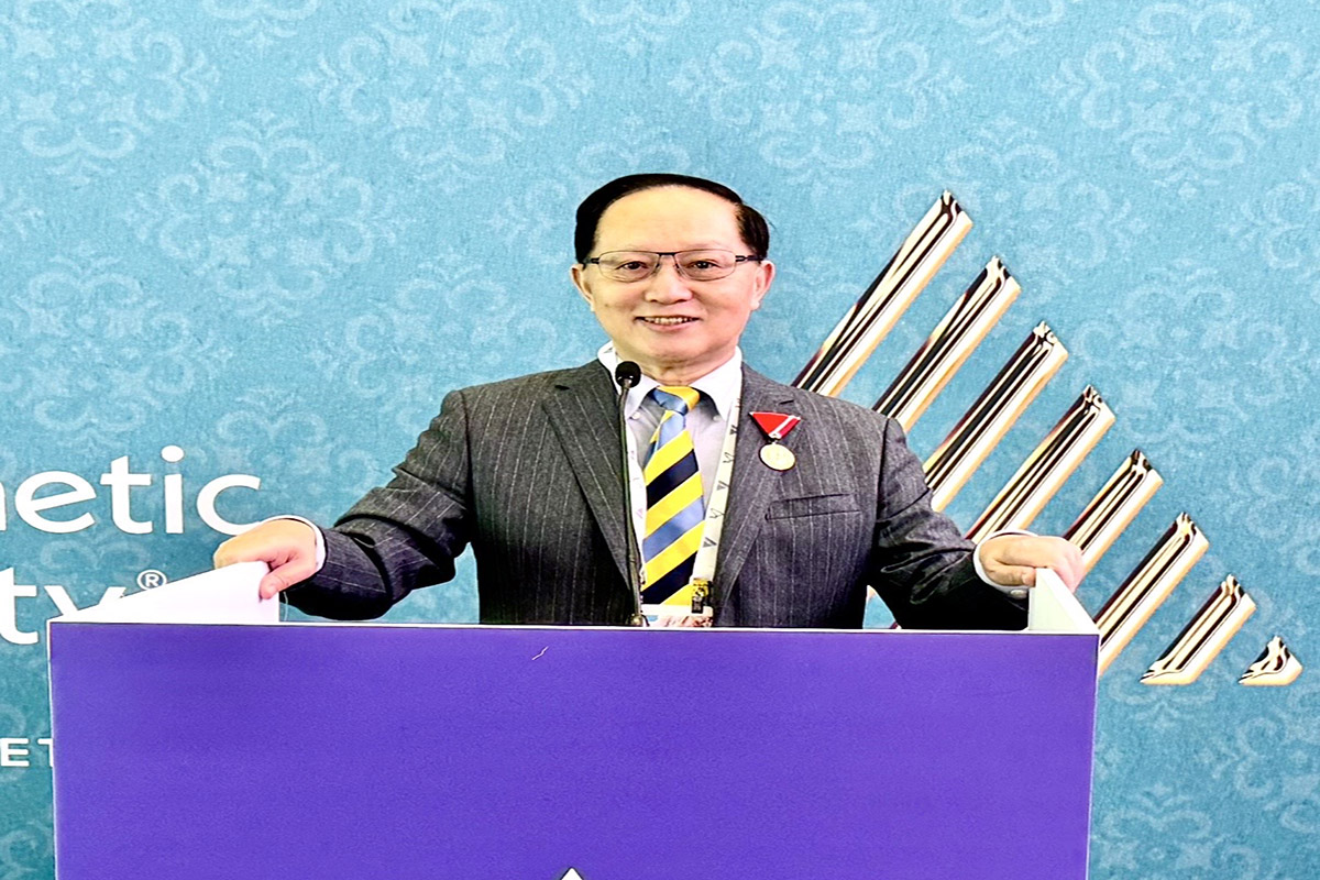 ▲曹賜斌醫師受邀於美國美容外科醫學會發表論文。(圖/曹賜斌整形外科診所提供)