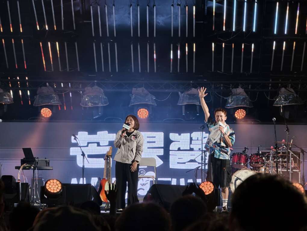 ▲2026鹽琉趴熱鬧引爆新園海港,搖滾辦桌、無人機秀點亮港灣夜空,還有兩天快衝新園!(圖/記者蘇彩娥攝)