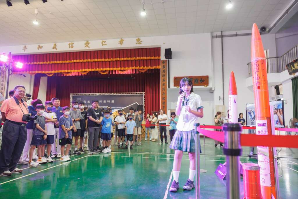 ▲彰化和美太空科普特展,本活動結合太空科技展示、科普教育與互動體驗,帶領學生與民眾一同探索宇宙奧秘,開啟跨域學習新視野。(圖/記者林明佑翻攝)