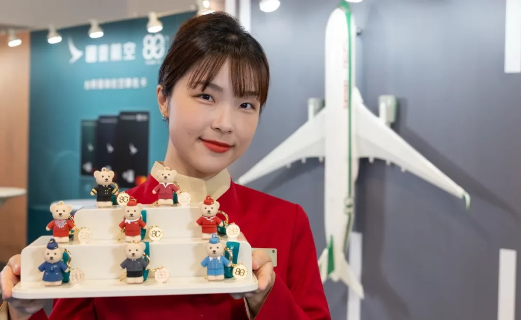 在國泰航空TTE旅展攤位下單預訂任一航點機票，還有機會贏得「台北－香港雙人來回機