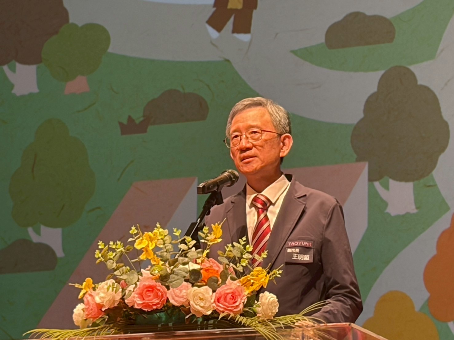 中央大學畢典登場 王明鉅勉勵畢業生把握「三個禮物」 S 151044262 0