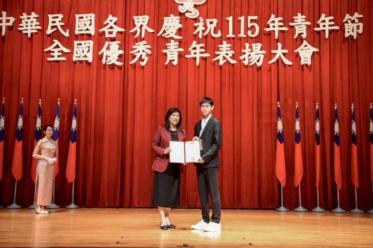 ▲首屆樺漢電機菁英班學生劉毅安獲選115年全國優秀青年,是校校企合作培育跨域人才的代表之一。