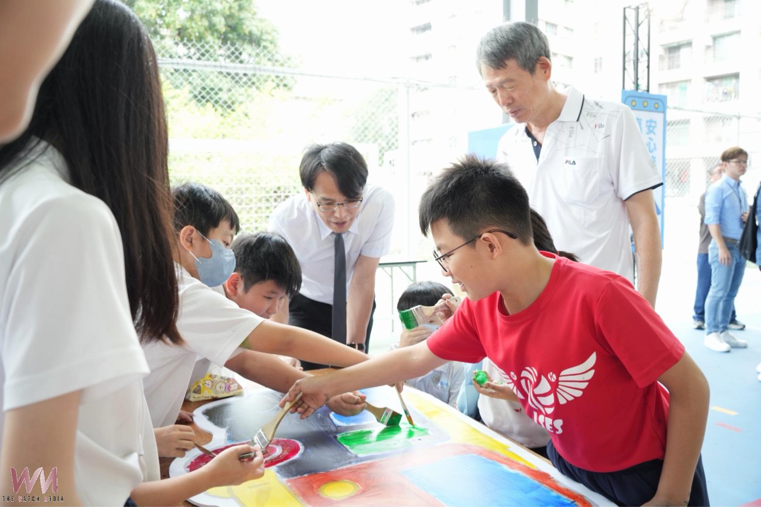 城市新體驗 安全遊台中 交通局攜手學童彩繪 為校園交安宣導加分 - https://www.watchmedia01.com