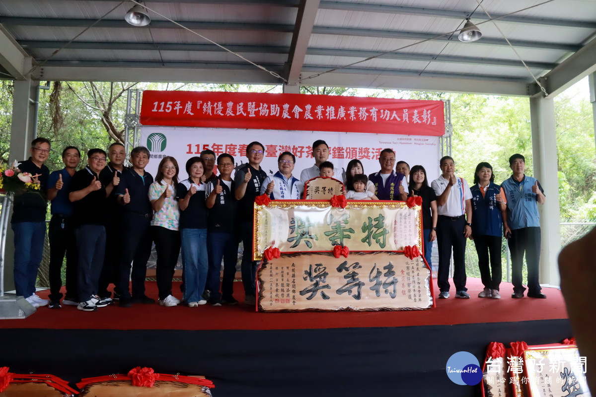 連瑋民是金萱組特等獎得主，他已是茶賽中常勝軍。（記者扶小萍攝）