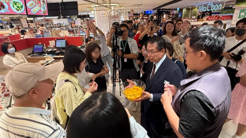 臺南市政府於大葉髙島屋舉辦「品味南島芒香—臺南香檳芒果上市&愛文芒果外銷日本記者會」,並於館內Mia C'bon同步推出臺南優質芒果預購活動。