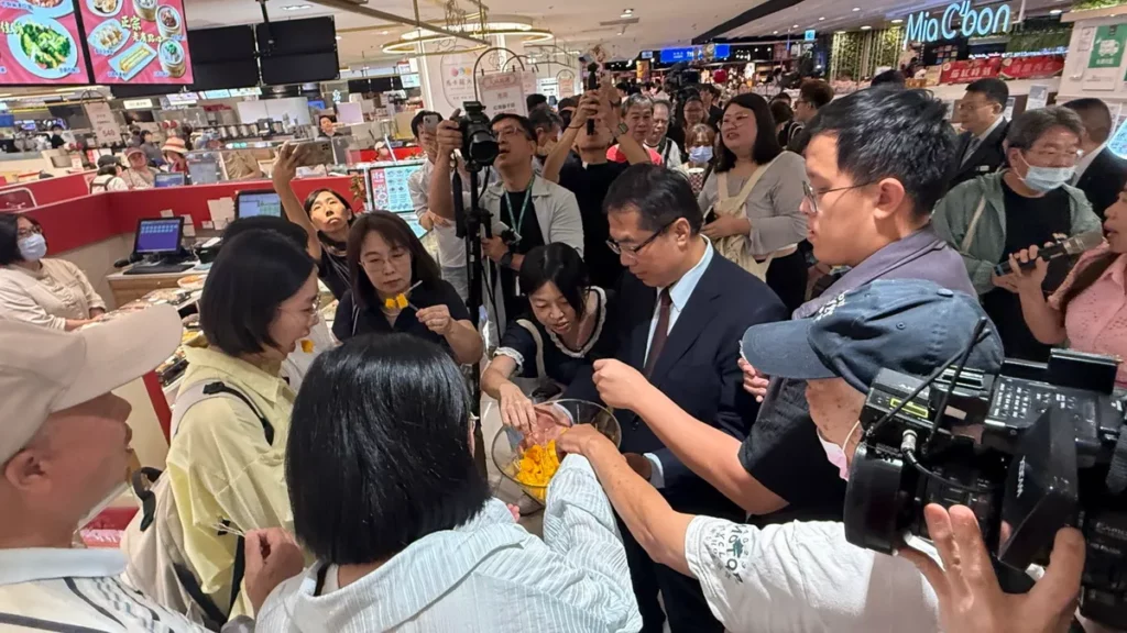 臺南市政府於大葉髙島屋舉辦「品味南島芒香—臺南香檳芒果上市&愛文芒果外銷日本記者會」,並於館內Mia C'bon同步推出臺南優質芒果預購活動。