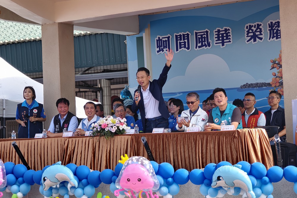 蚵間國小70週年校慶　蘇俊賓盛讚：最小的學校擁有「最大閱讀力」 275
