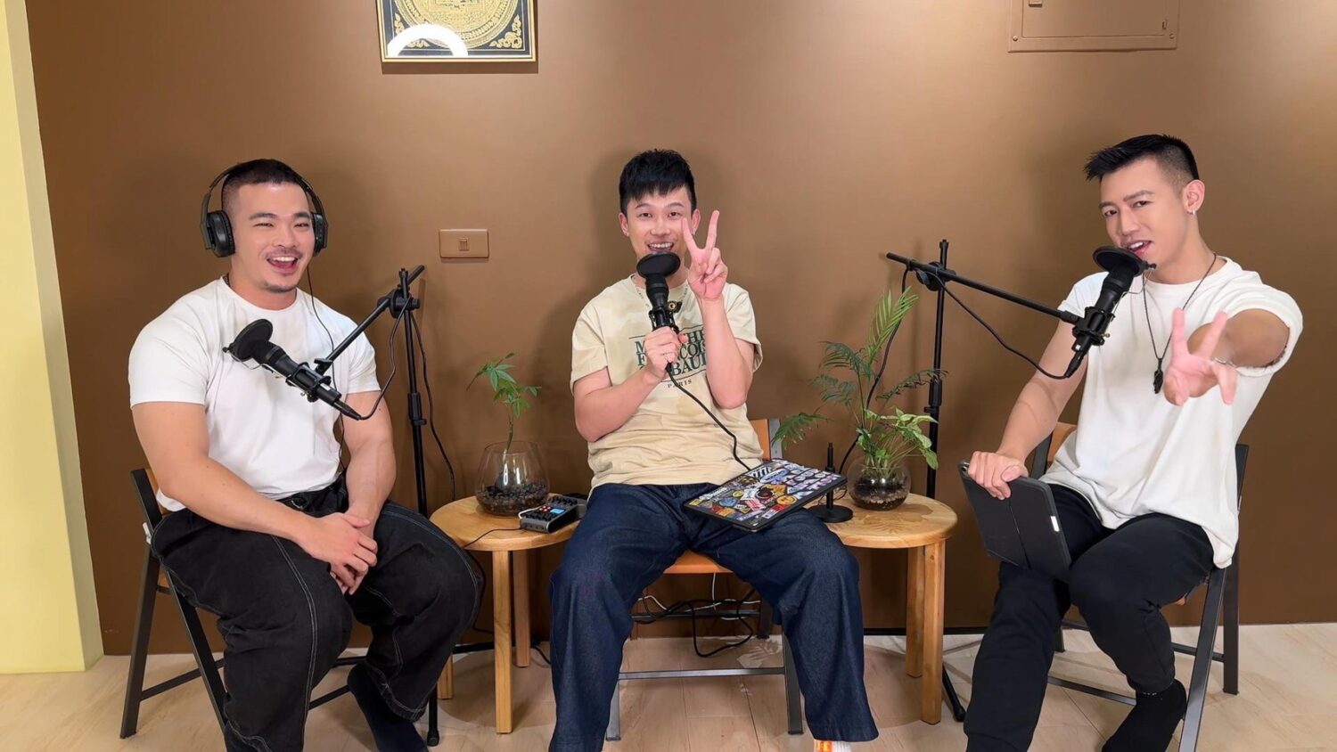 「SOUL MEN」團員有雙魚座的寶奘雄(Davis)、獅子座的達威力(Dawei)，象徵「水」跟「火」的靈魂雙生意識組合，二人在內觀療癒時，內觀到彼此是亞特蘭提斯的星際家人！(圖/SOUL MEN  提供)