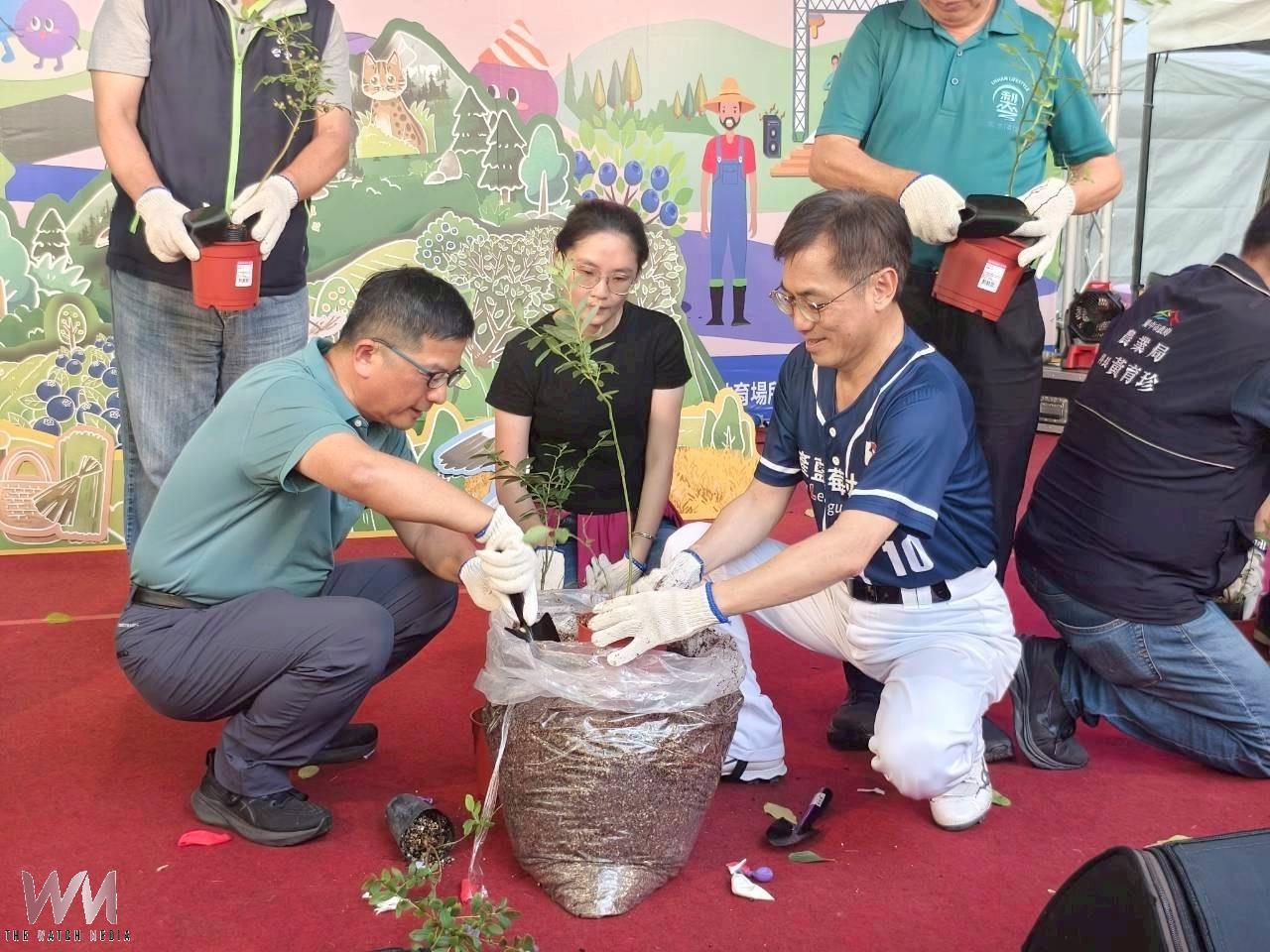 打造最潮農村嘉年華 《五月瘋藍莓》台中草悟道人氣爆棚 展現中苗農村新活力 - https://www.watchmedia01.com