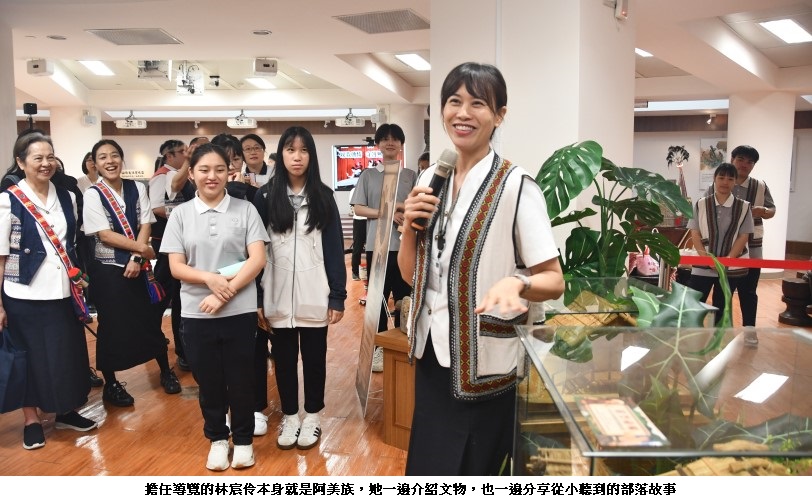 可能是一或多人和文字的圖像