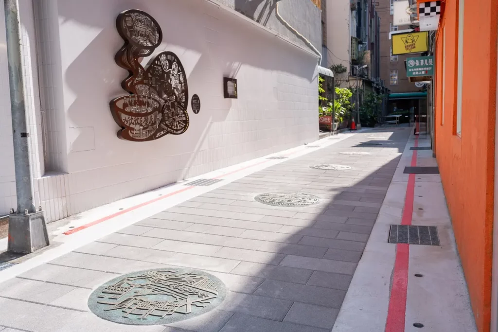 南陽街38巷【從餐桌到世界】牆面藝術作品及行人地磚
