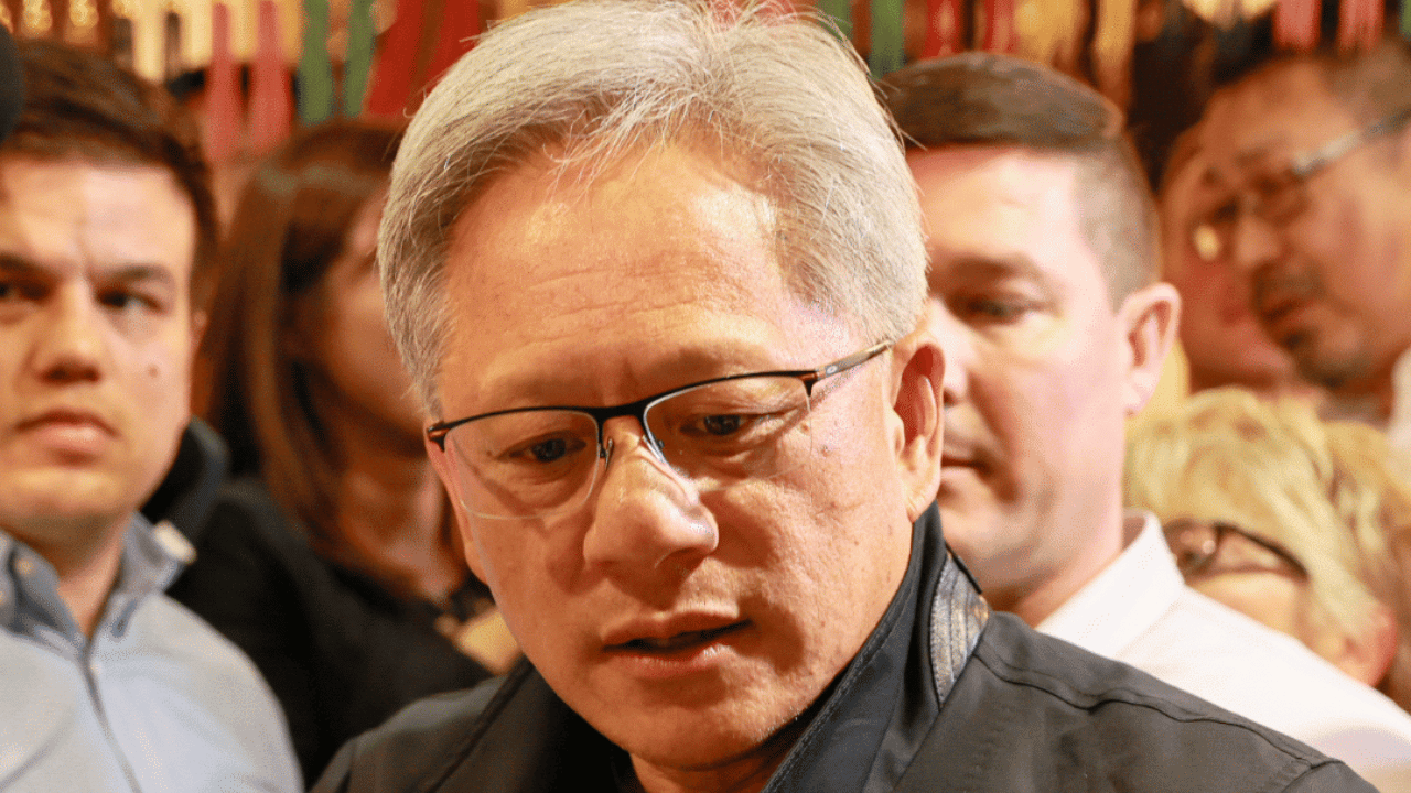 黃仁勳抵台預告接單旺 台股飆歷史新高