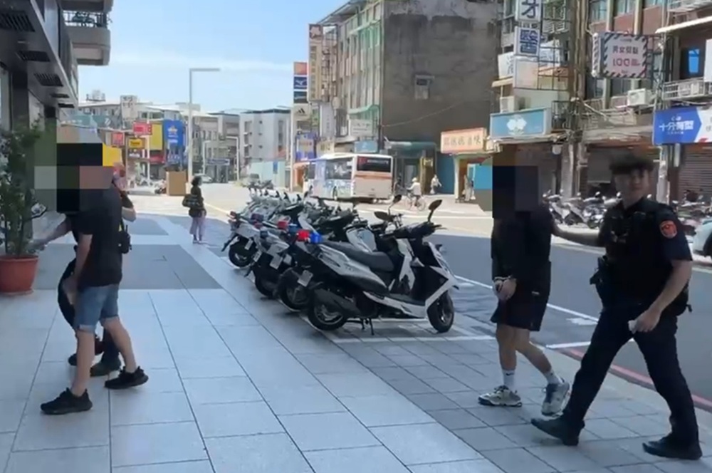 涉吸毒燒到棉被 2男網路相約旅館不慎引發火警被逮 200 cnews204260525a08
