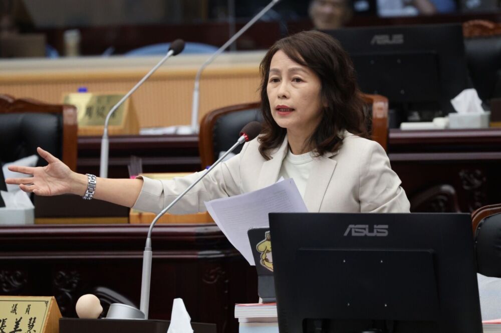 張美慧提騎樓停車試辦解方 盼徐榛蔚卸任前訂管理辦法 204 張美慧提騎樓停車試辦解方 盼徐榛蔚卸任前訂管理辦法 203