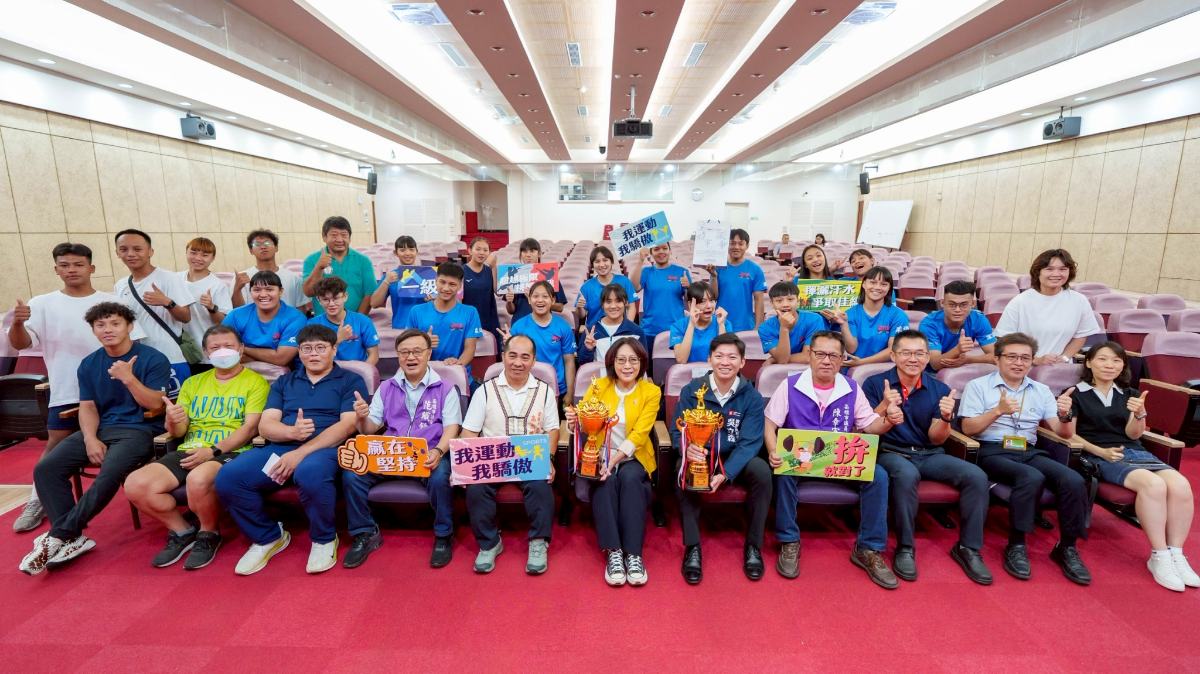 ▲全國柔道賽奪佳績!康議長偕原民議員今慰勉原民小將。