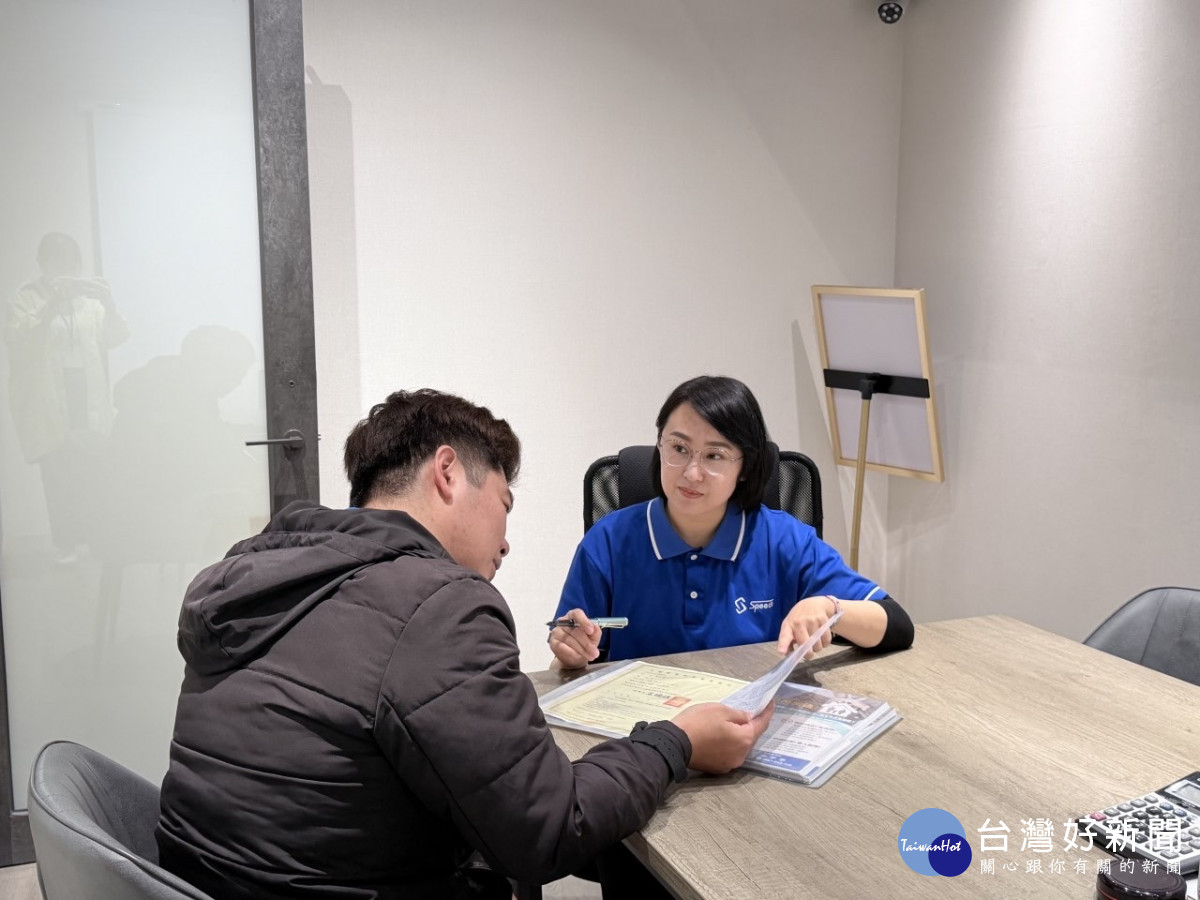 全職媽媽施宇亭透過參加職訓考取證照,順利復出職場,投入包租代管工作,開啟第二職涯。<br /><br /> <br /><br />