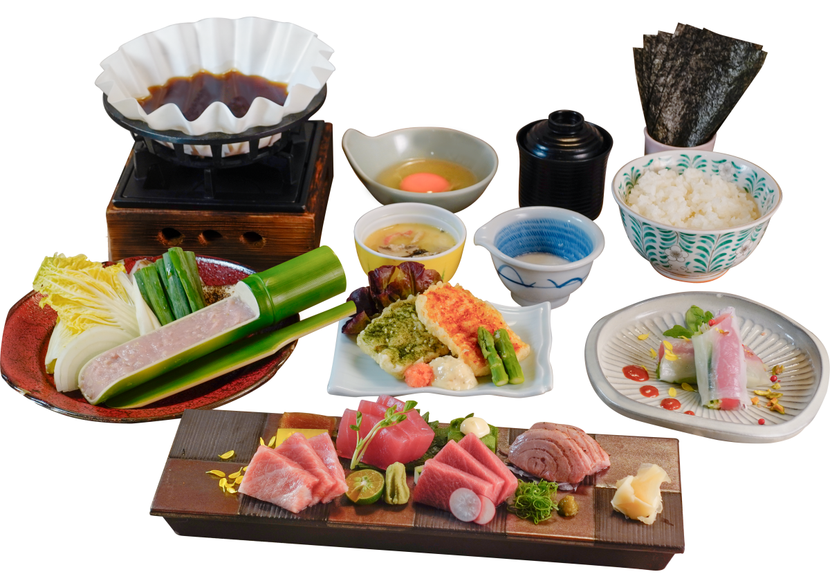 圖/頑味餐飲旗下「莞固和食」與「京都二条茶寮」雙品牌推出初夏限定《本鮪玩味御膳》,完整套餐集結本鮪盛合、壽喜鍋、天婦羅、茶碗蒸與鮪魚春捲等品項,呈現鮪魚季旬味饗宴。(頑味餐飲提供)