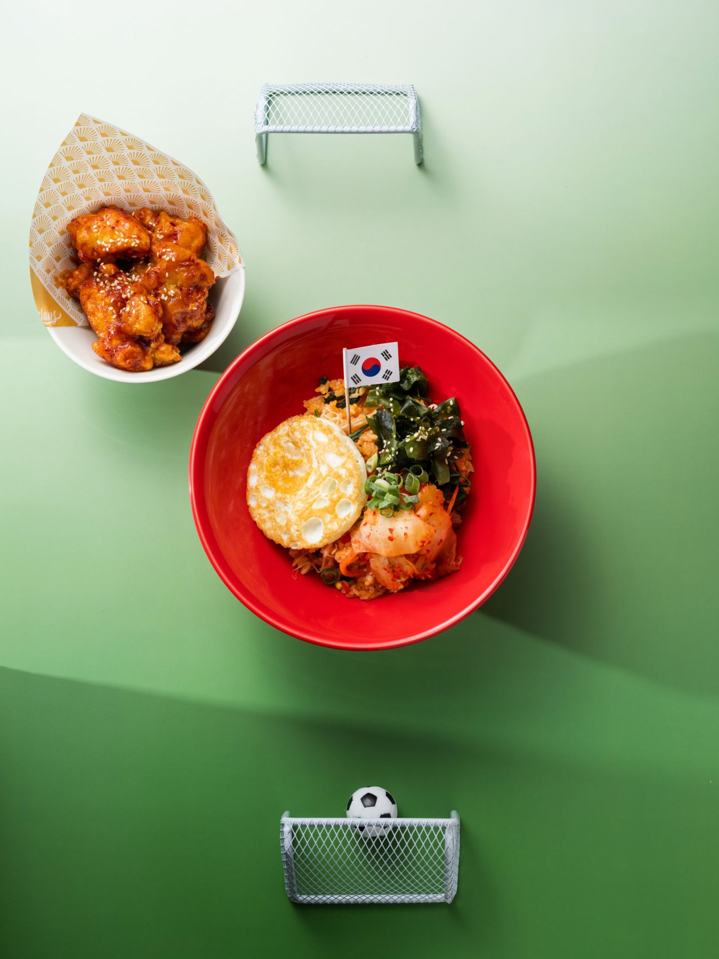 韓式炸雞拌飯。(圖/台北中山九昱希爾頓逸林酒店)