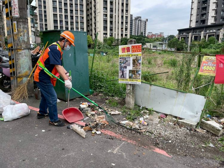 基北北桃聯手防疫治水 新北倡建鼠類監測標準、強化鶯歌溪治理 53 《圖說》整頓環境、清除髒亂點,杜絕鼠患。〈環保局提供〉