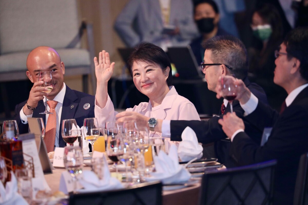 ▲台中市長盧秀燕出席歐洲在台商務協會（ECCT）舉辦的「歐洲日晚宴」。(圖/中市府提供)