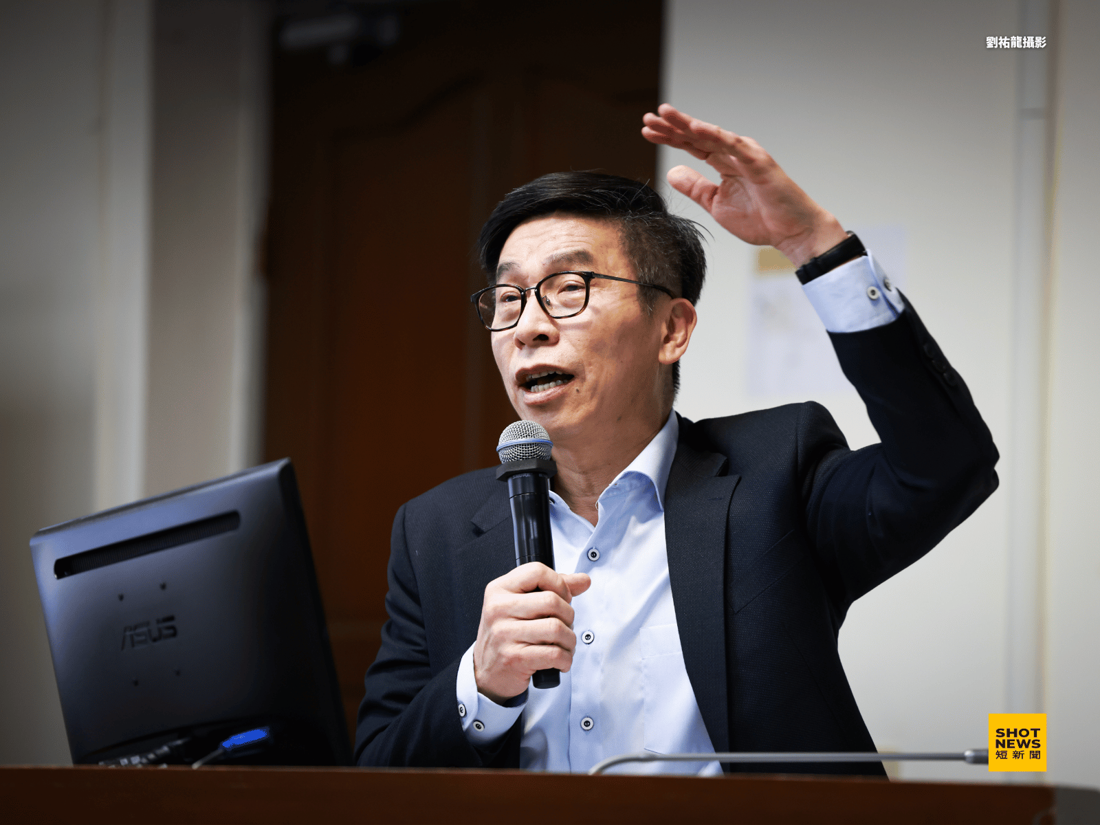 民進黨立法委員鍾佳濱。(劉祐龍攝影)