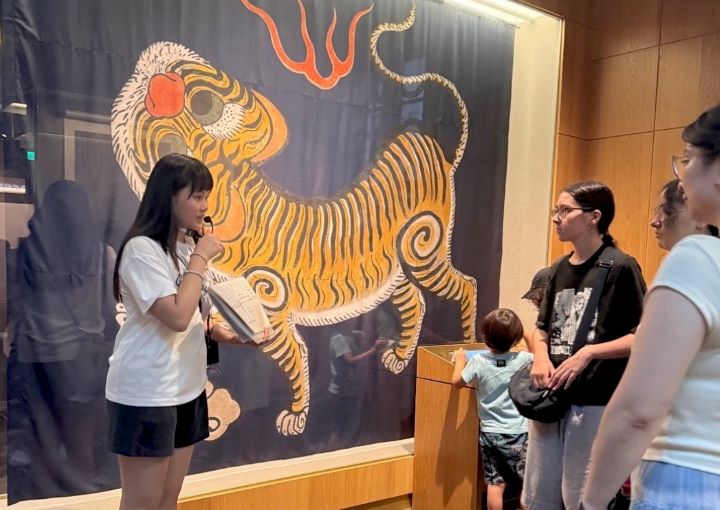 台新青少年志工菁英獎頒獎 新北學生以行動關懷社會 41 《圖說》獲2026台新青少年志工菁英獎-傑出志工獎的大沼夏希,目前任臺灣博物館英語導覽員,協助推廣台灣文化。〈青年局提供〉