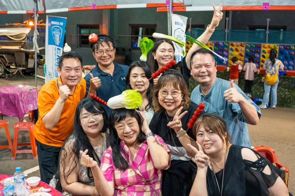 互動遊戲帶動全場熱烈參與,不僅增進校友交流情誼,亦凝聚團隊向心力。(圖/朝陽科大提供)