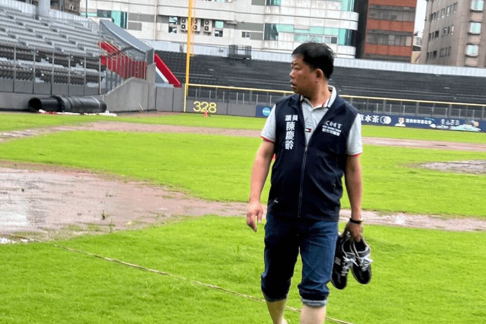轟莊競程護航爛尾工程 陳慶齡力挺高虹安團隊改善新竹棒球場 194 照片來源:陳慶齡臉書