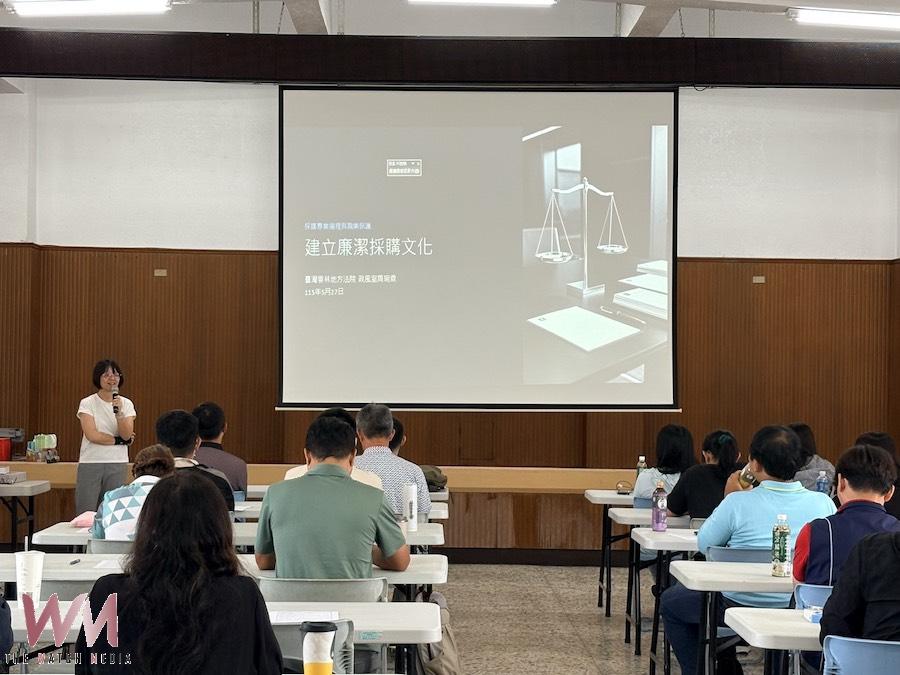 台水五區處為強化同仁及承攬廠商廉能法治觀念，實施「採購專業職業倫理暨職安法紀廉政宣導」講習。（圖/台水五區處提供）