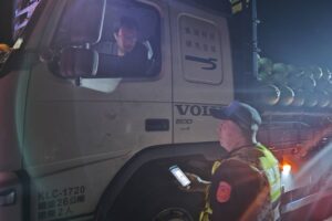 玉警護瓜添插曲 山羌野兔頻出沒 彷彿指引警方巡田水 39 MEITU 20260529 105721925 300x200 1