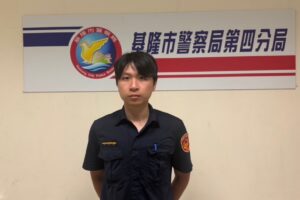 90歲老翁迷途街頭徘徊 暖警助平安返家 65 %E6%9D%8E%E5%BC%A6%E5%84%92 300x200 1