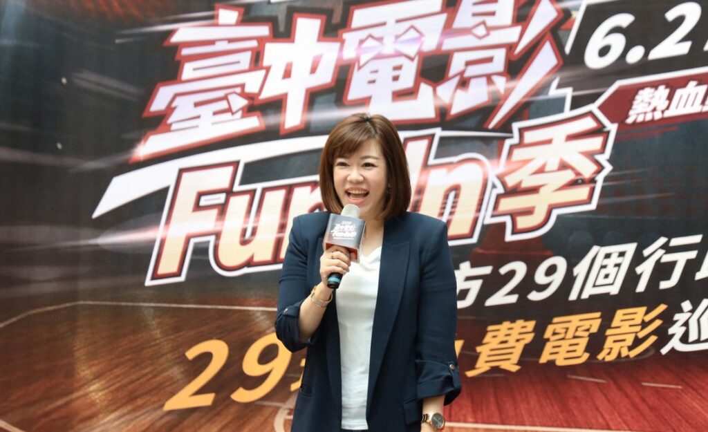 挑戰主播夢 中市新聞局「高中生主播體驗營」6/1開放報名 62 %E6%96%B0%E8%81%9E%E5%B1%80%E9%95%B7 %E6%AC%92%E6%B2%BB%E8%AA%BC1 1024x625 1