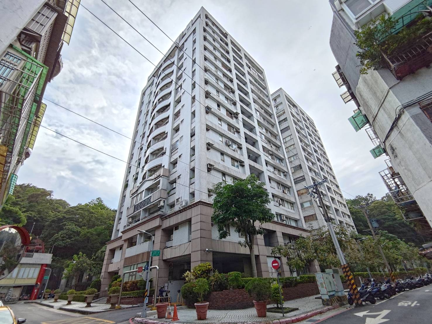 內湖四期三大社區各擁特色 瓏山林藝術館、森之林、安縵莊園各擁客群 214 內湖四期三大社區各擁特色 瓏山林藝術館、森之林、安縵莊園各擁客群 213
