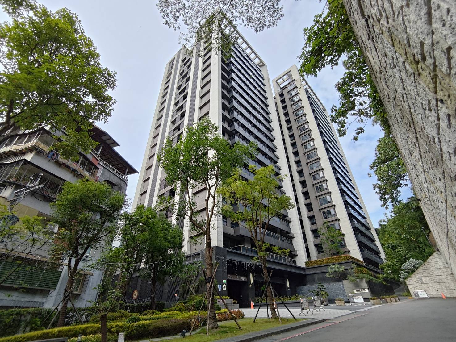 內湖四期三大社區各擁特色 瓏山林藝術館、森之林、安縵莊園各擁客群 216 內湖四期三大社區各擁特色 瓏山林藝術館、森之林、安縵莊園各擁客群 215