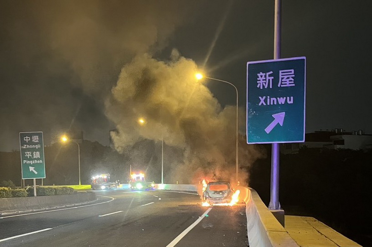 國道1號中壢出口匝道火燒車 30歲駕駛平安脫困 - https://www.watchmedia01.com