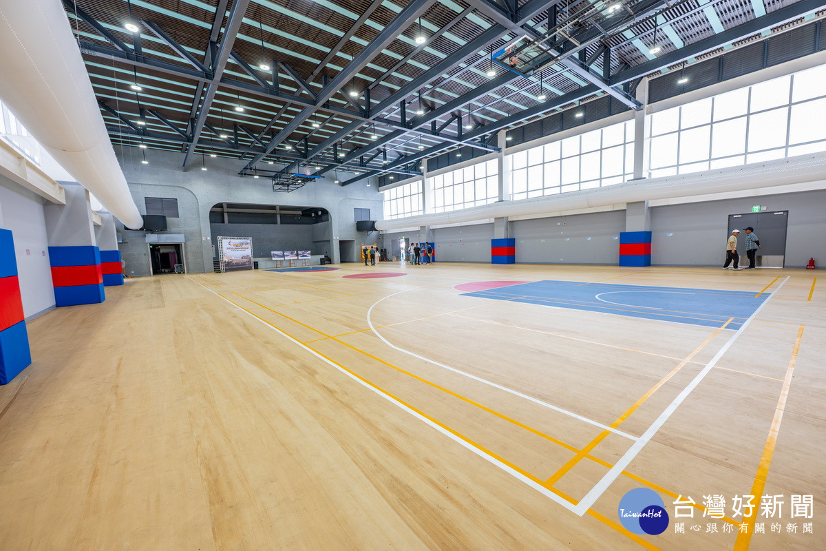 中壢國小新建運動場及活動中心落成啟用。<br /><br />