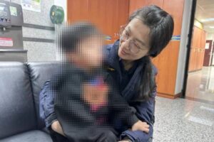 3歲萌娃夜市走失 寧夏暖警暫代保母 15 MEITU 20260530 162915050 300x200 1