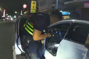 吉安警深夜接力攔查 鷹眼連逮2名 喪屍菸彈 毒犯 45 %E4%B8%80 138 300x200 1